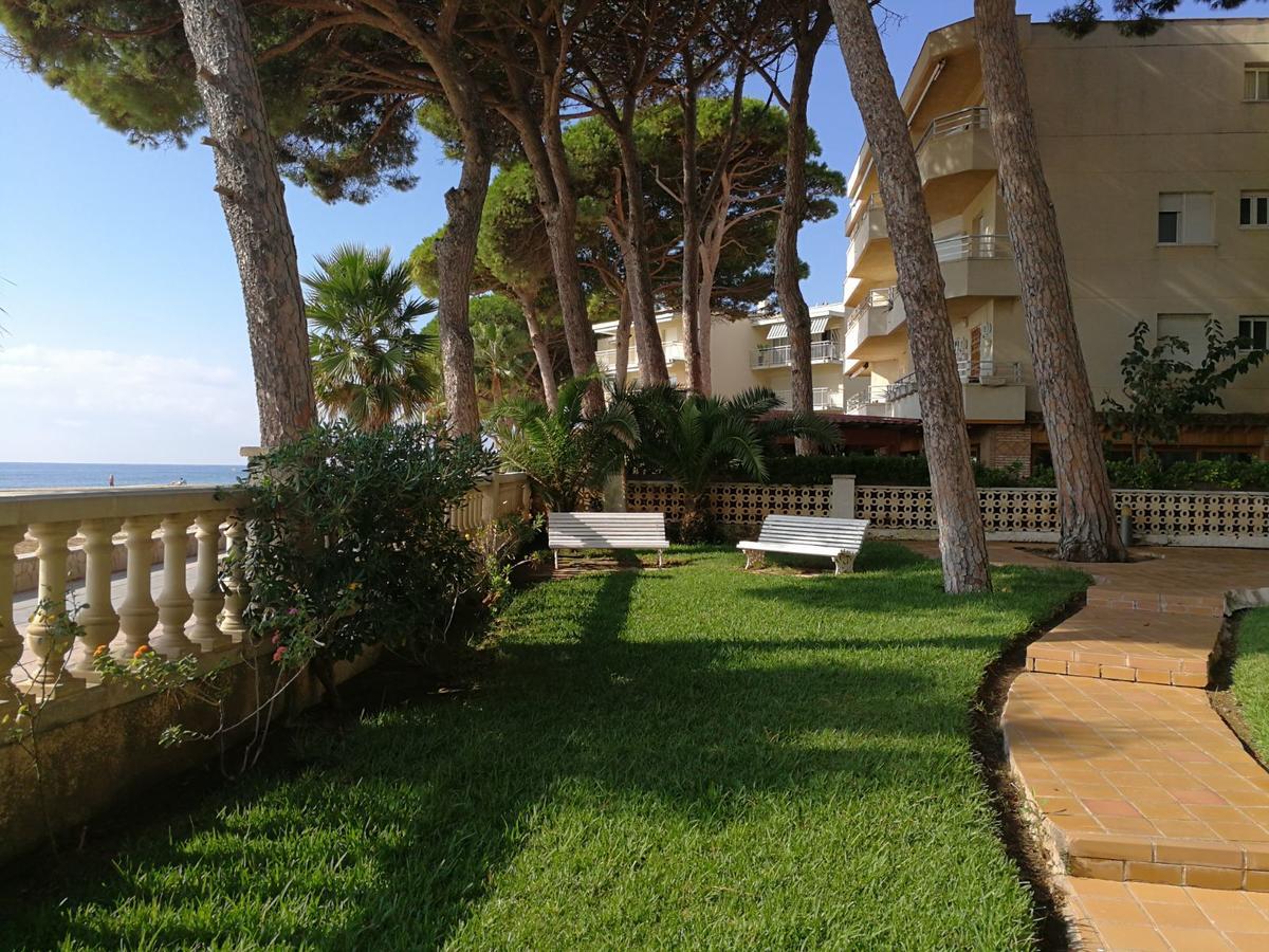 Apartamentos Versailles Villafortuny Esterno foto