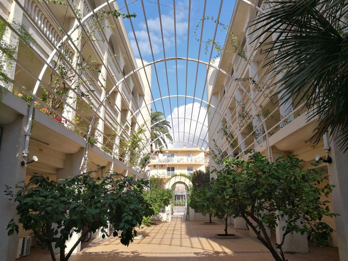 Apartamentos Versailles Villafortuny Esterno foto